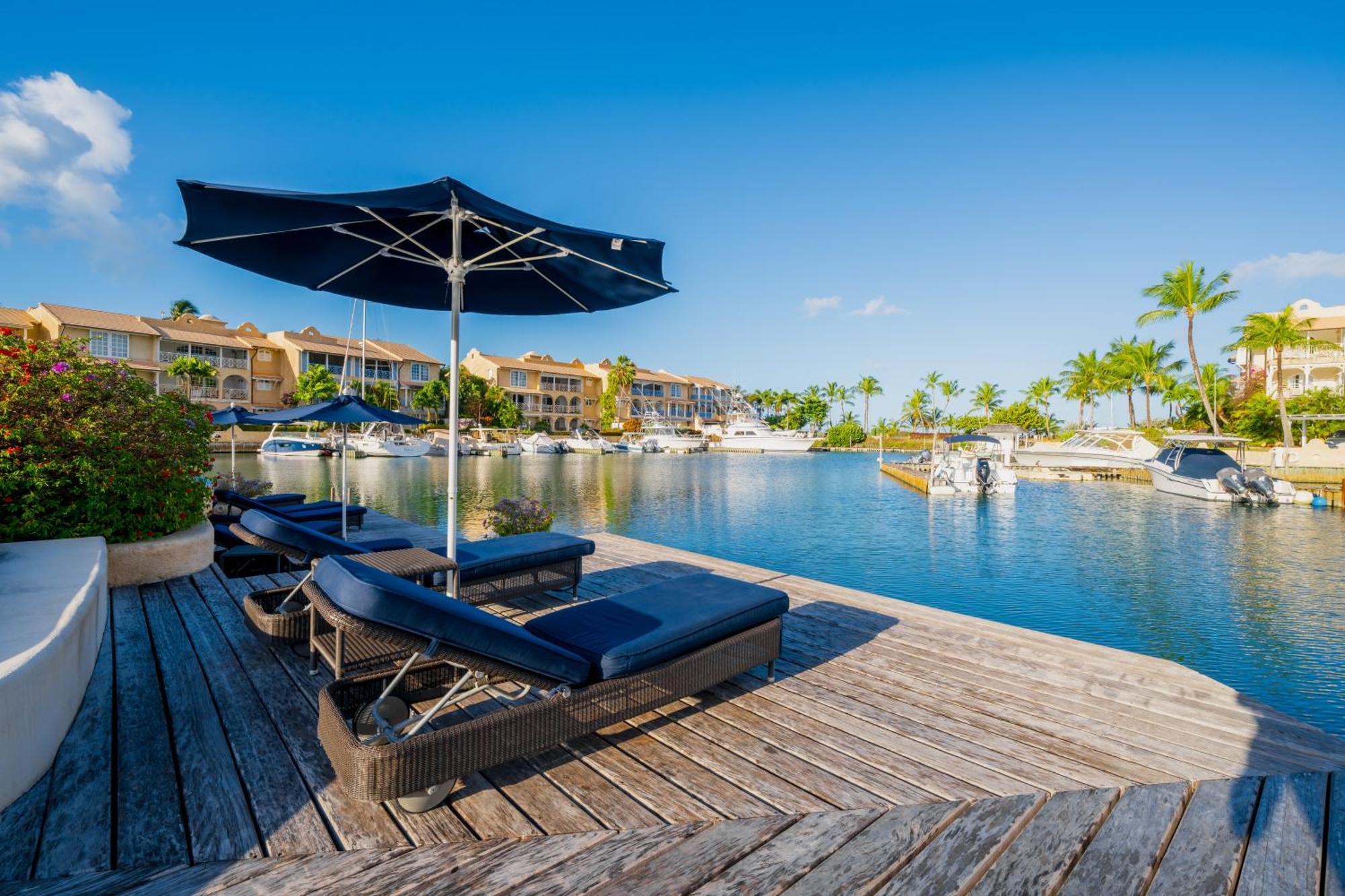 Port St. Charles Hotel Saint Peter Luaran gambar