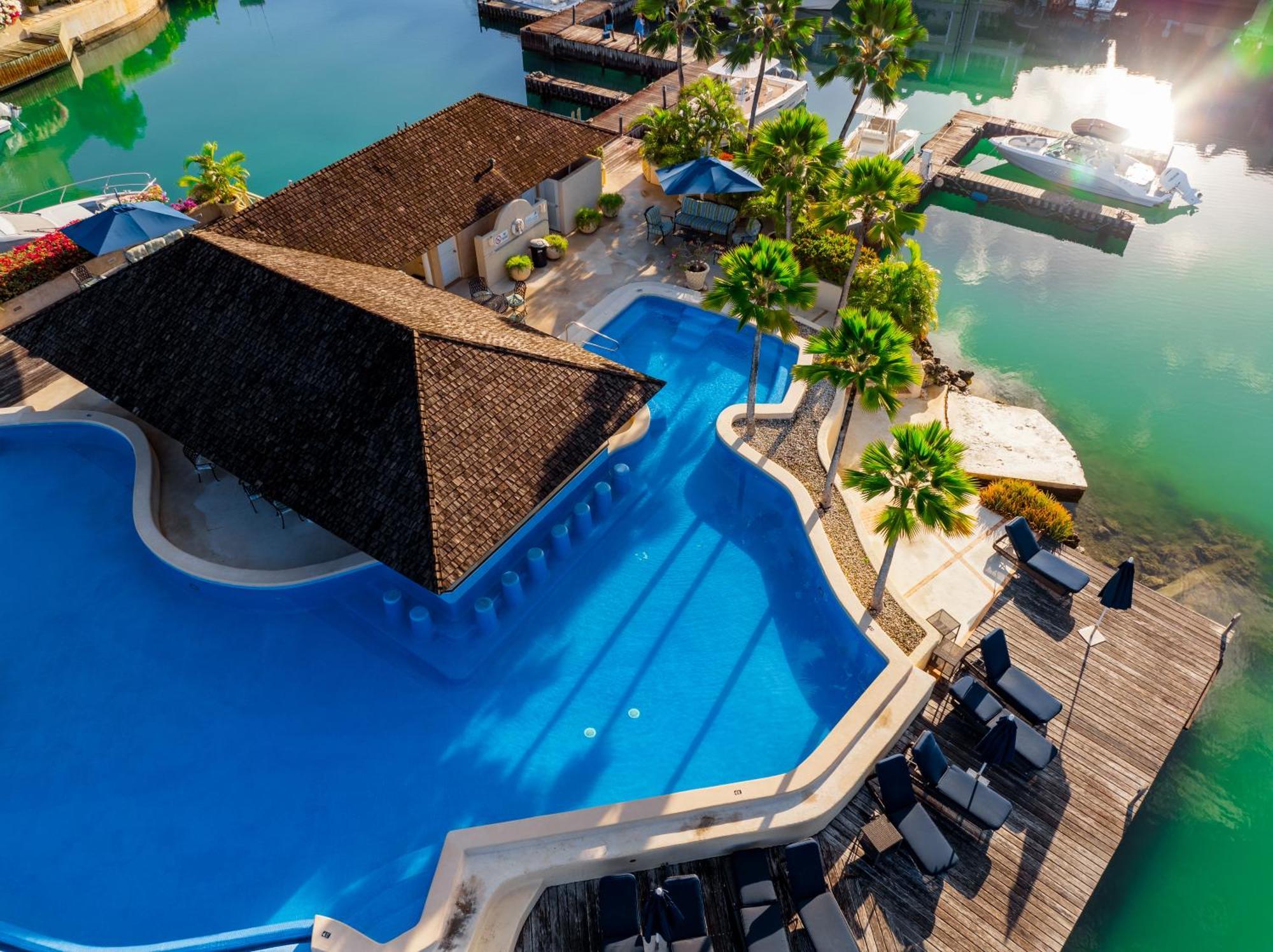 Port St. Charles Hotel Saint Peter Luaran gambar