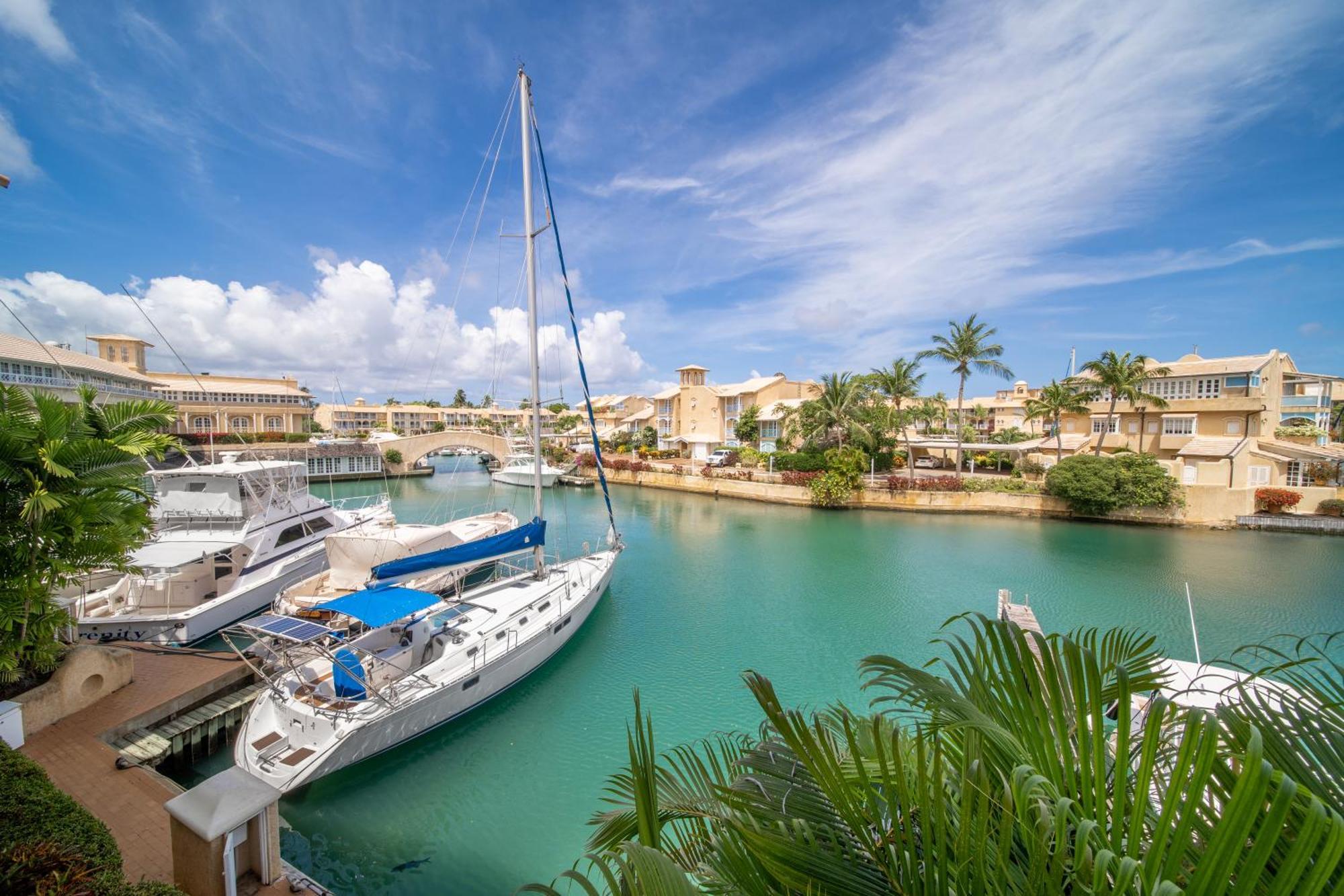 Port St. Charles Hotel Saint Peter Luaran gambar